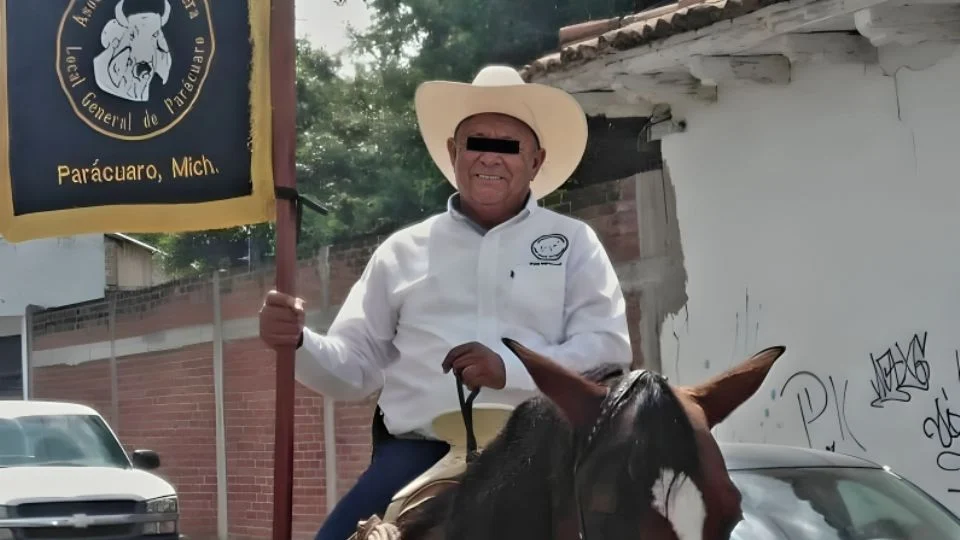 Abuelito cae de caballo y muere aplastado durante Desfile de la Revolución Mexicana