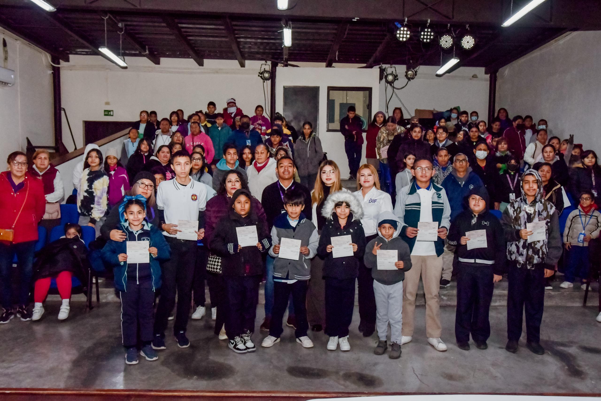 Entrega DIF Matamoros Becas “Esperanza de Tamaulipas”