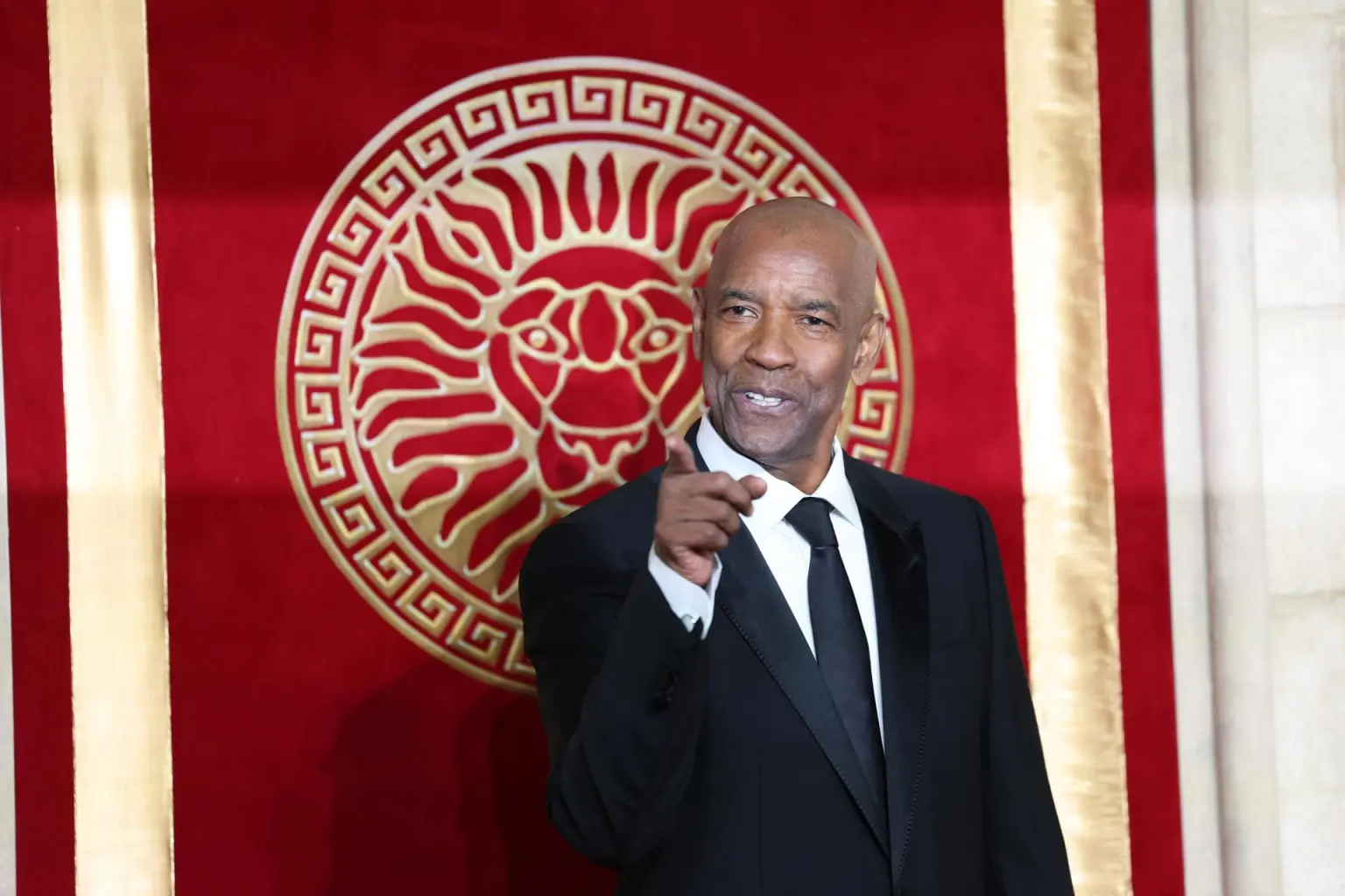 Denzel Washington se convierte en ministro de una iglesia pentecostal en Nueva York