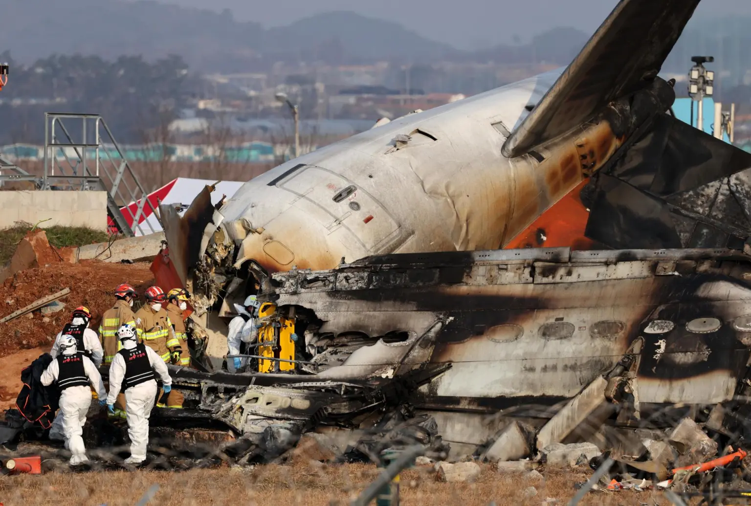 179 muertos y dos sobrevivientes; el saldo final del accidente aéreo en Corea del Sur