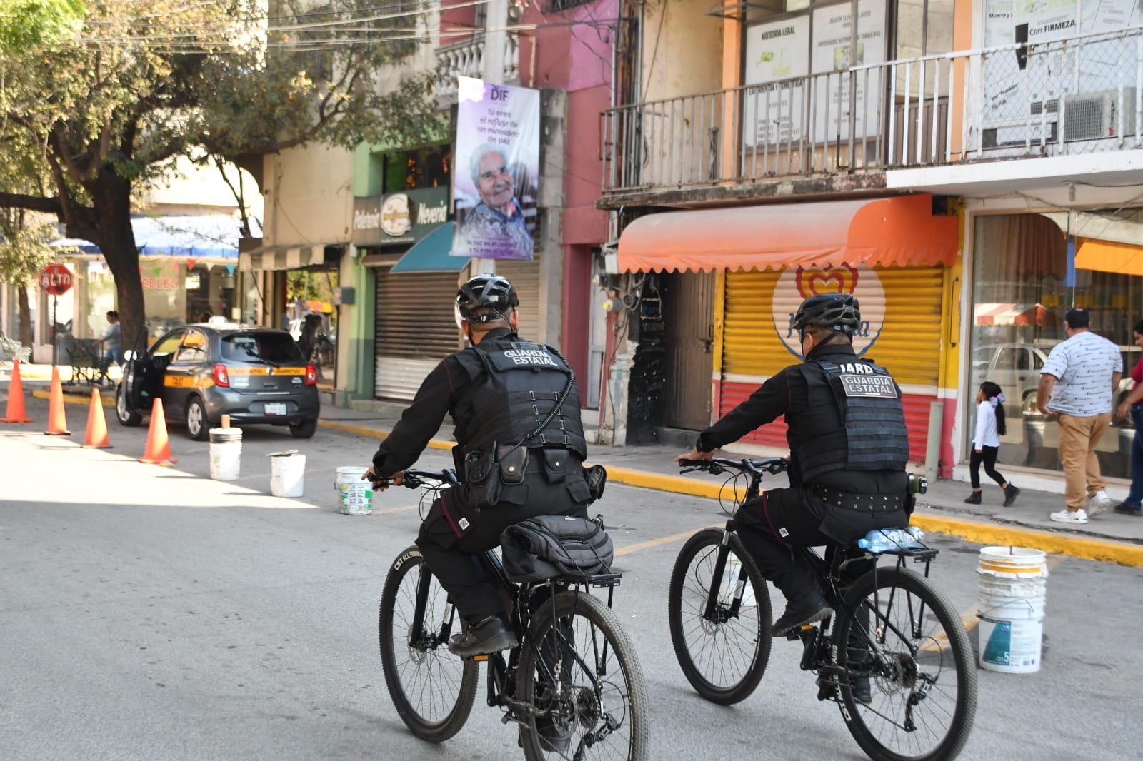 Mantiene Grupo Delfines de la Guardia Estatal proximidad en áreas naturales y comerciales