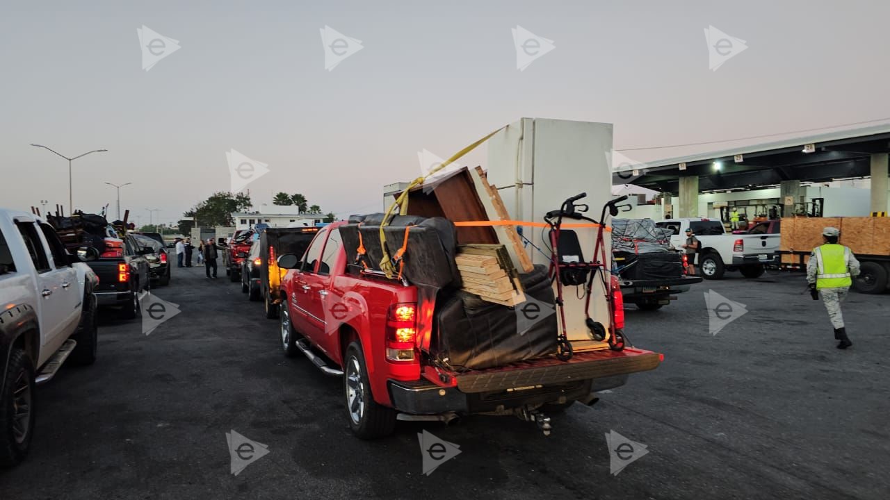 Cruzan paisanos por Matamoros