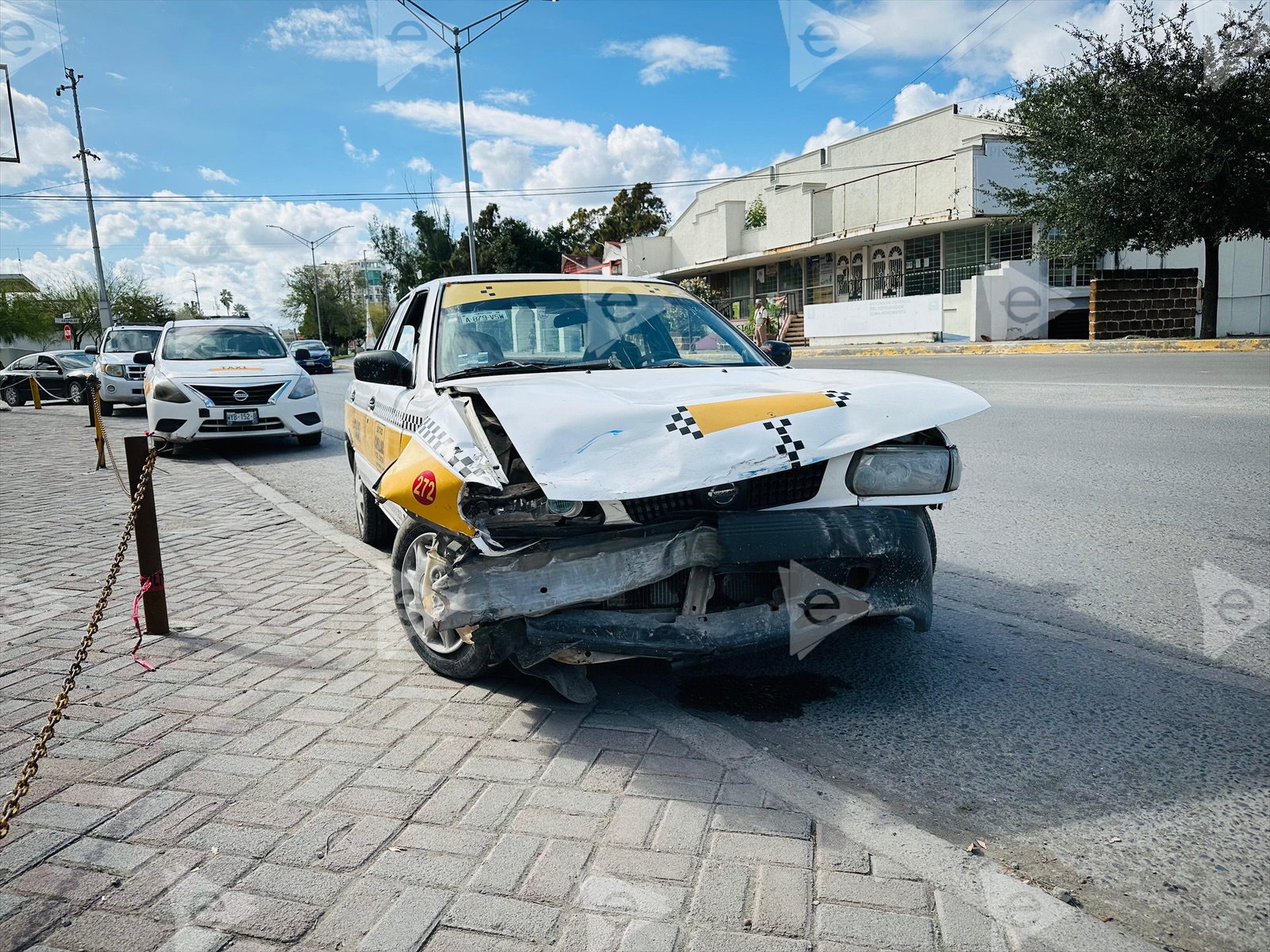 Taxista provoca choque