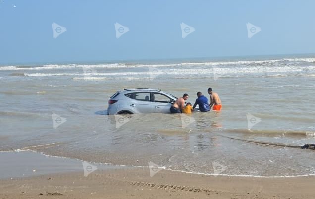 Rescatan autos de Playa Bagdad