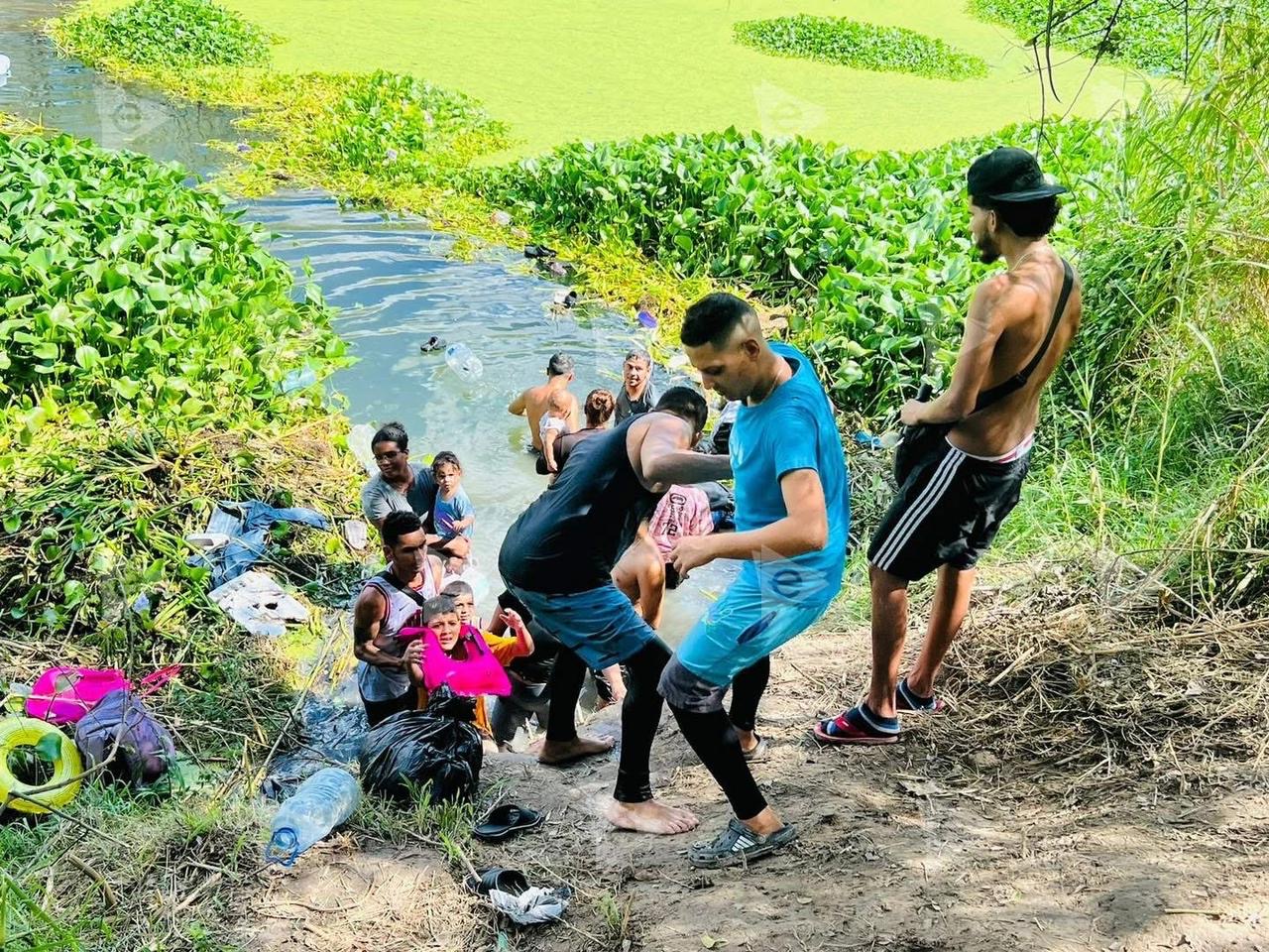 Migrantes cruzarían río Bravo