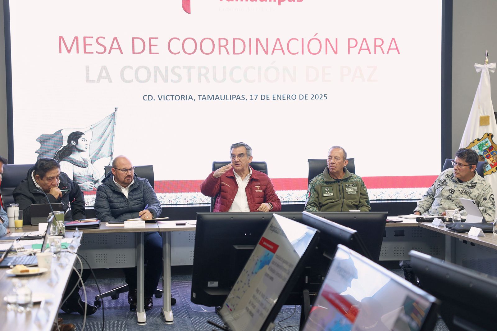 Ordena Américo Villarreal acciones para proteger a familias