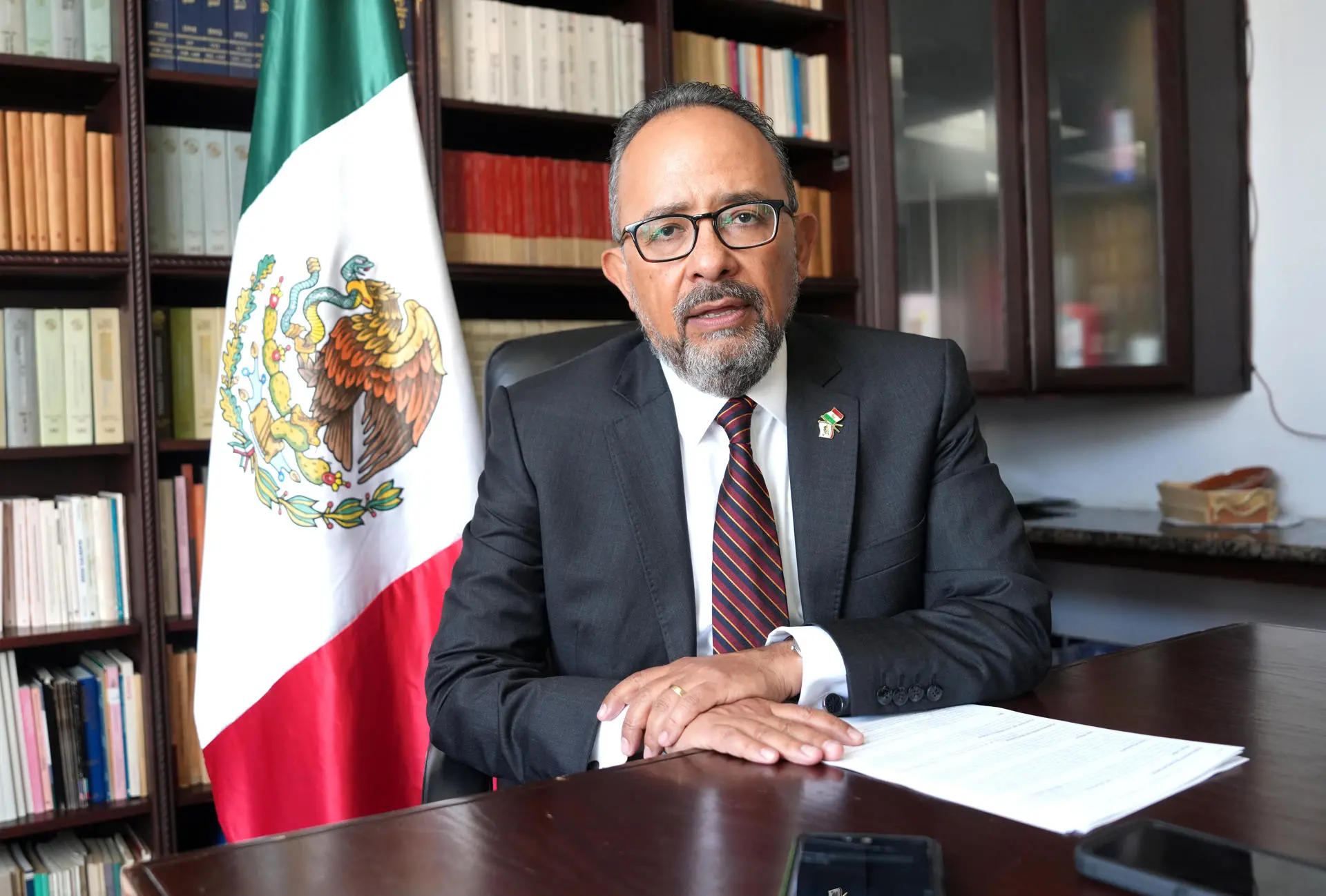 Cónsul de México en Los Ángeles dice que hasta ahora las redadas no son masivas