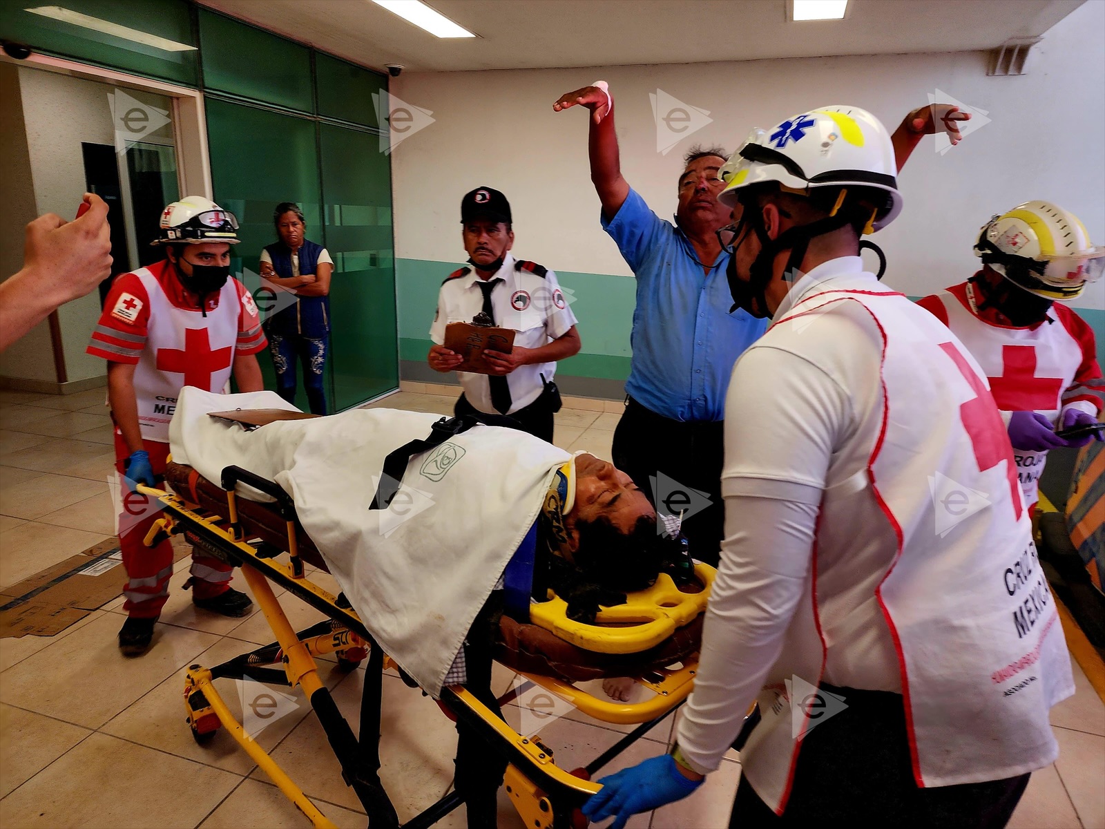 Hombre sale proyectado tras choque en la playa 