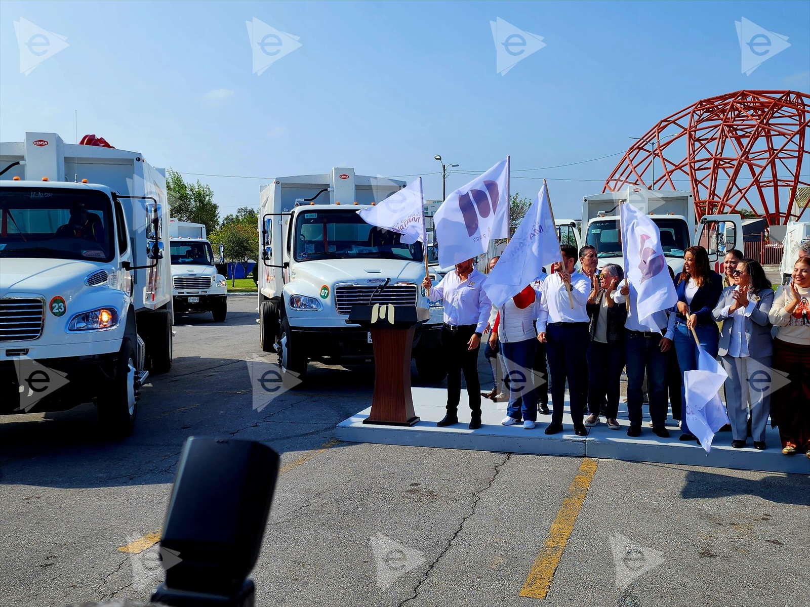 Entregan 20 camiones para la recolección de basura en Matamoros