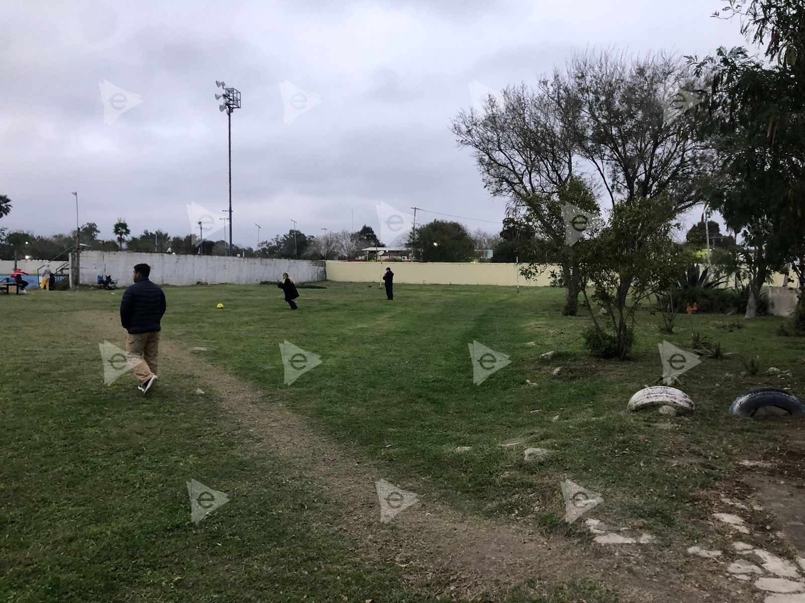 Antiguo estadio será refugio de migrantes