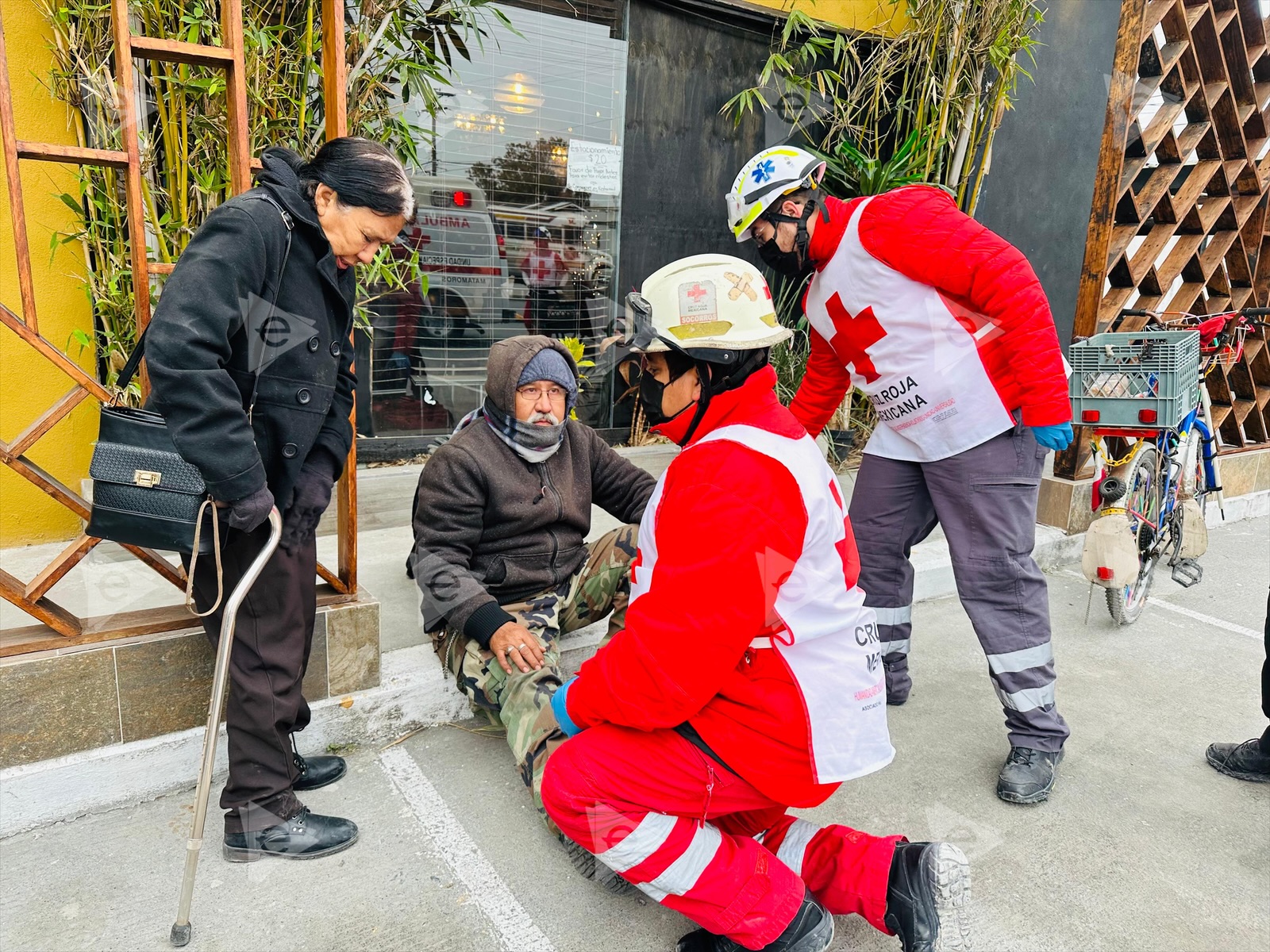 Abuelitos sufren accidente