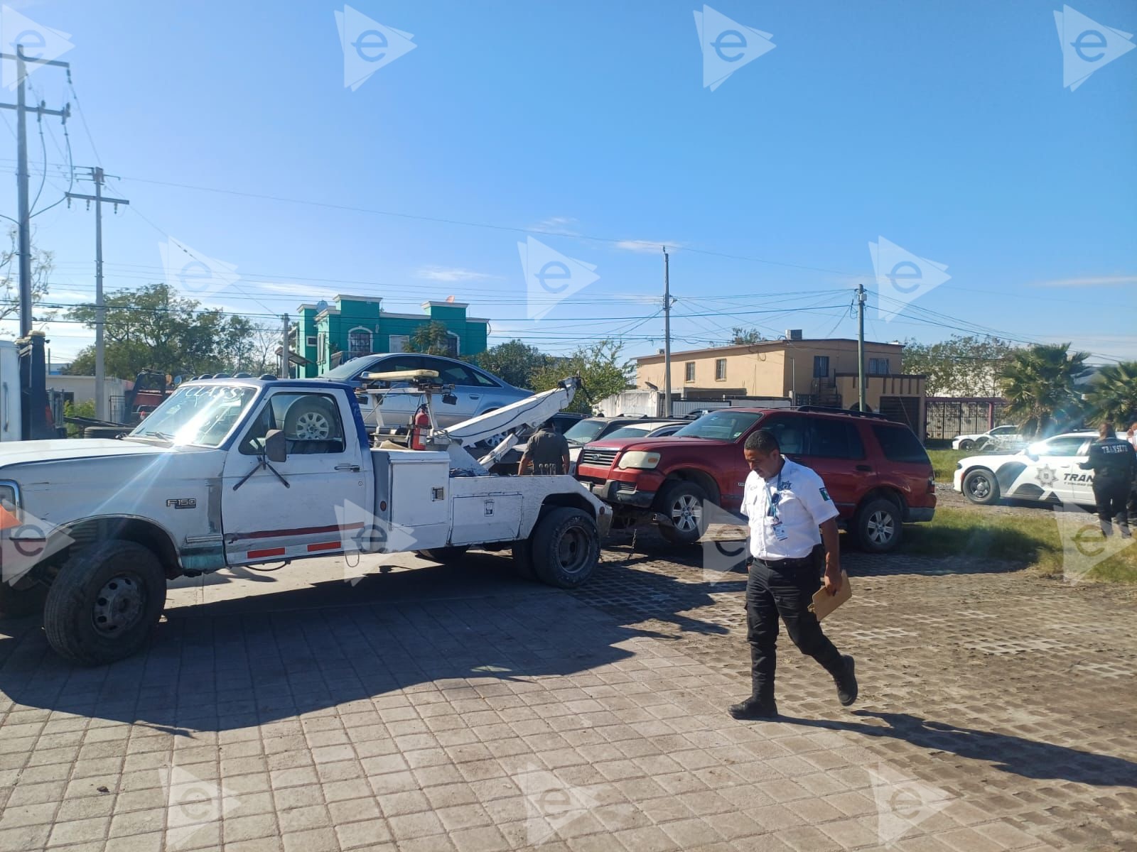 Limpian estacionamiento