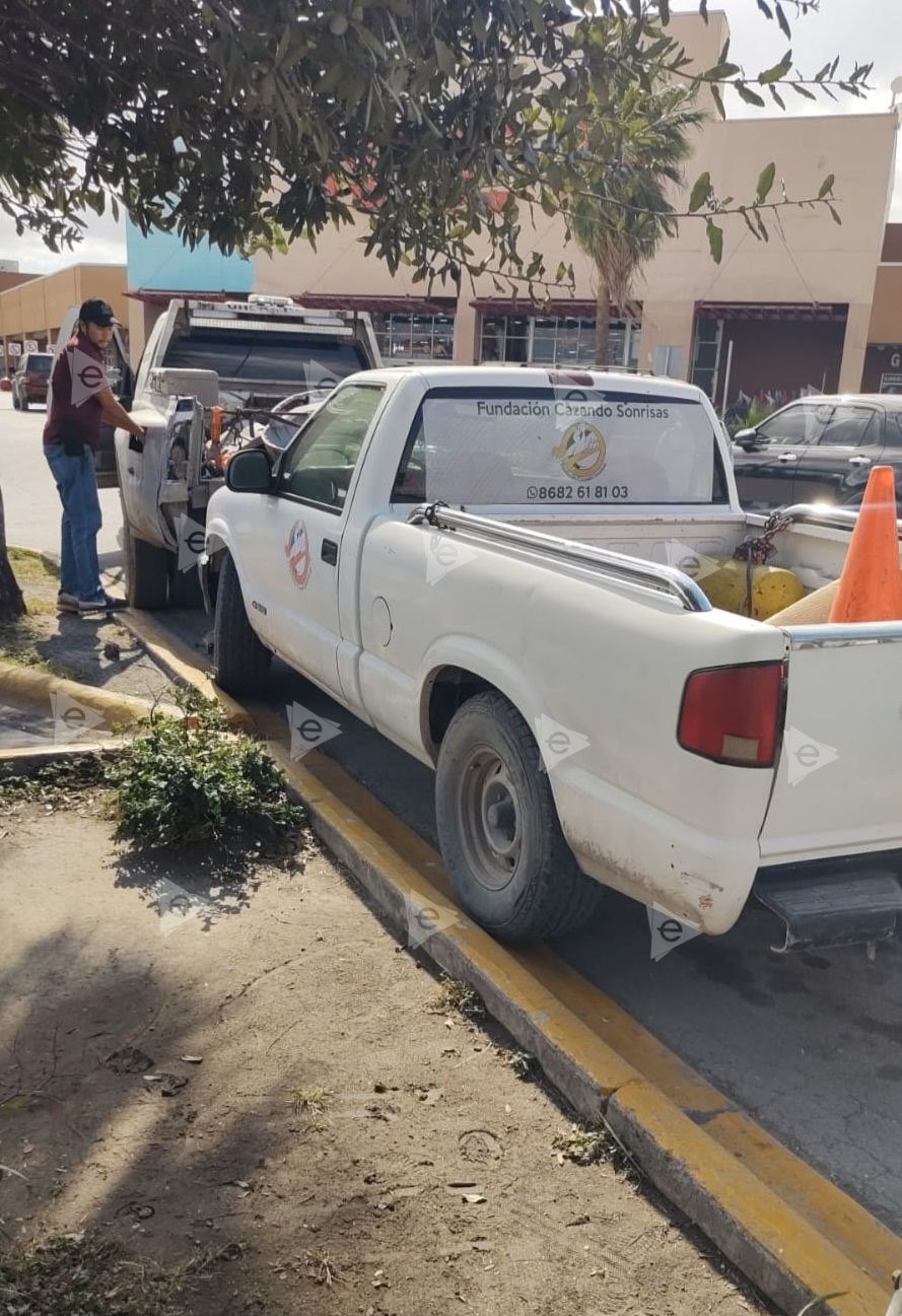 Se llevan a corralón camioneta de fundación 