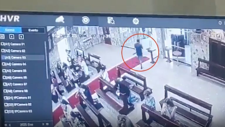 Captan a delincuente robando a feligreses