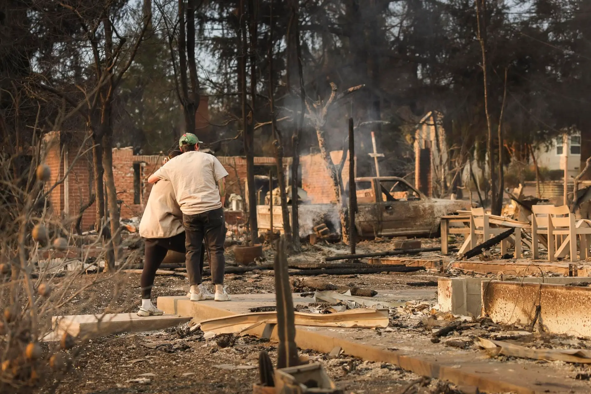 México enviará equipos de Conafor y Defensa para ayudar a combatir incendios en Los Ángeles