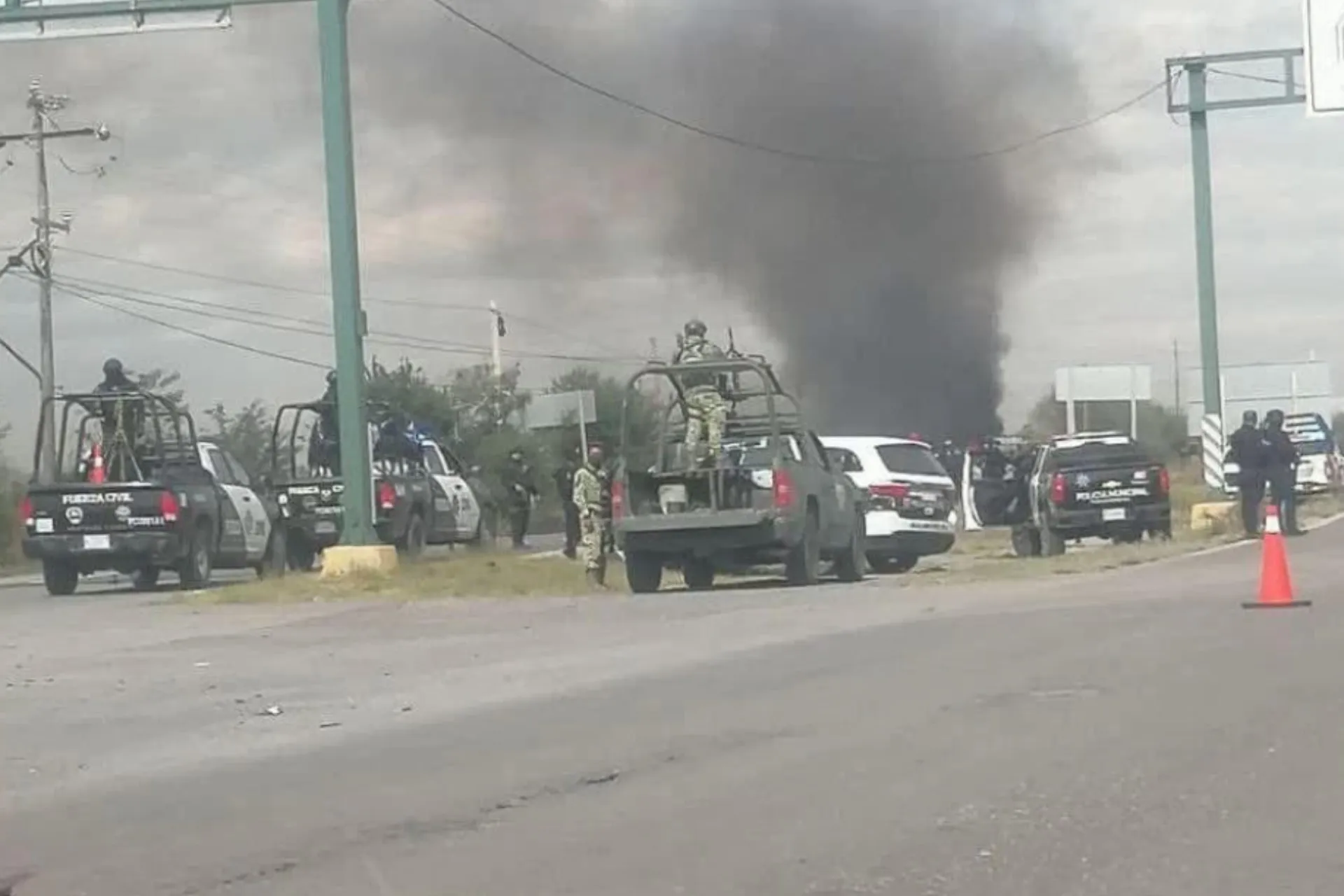 Jornada violenta en Nuevo León deja al menos un muerto y varios bloqueos